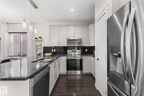 6689 Cardinal Road, Edmonton, AB 