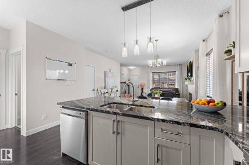 6689 Cardinal Road, Edmonton, AB 