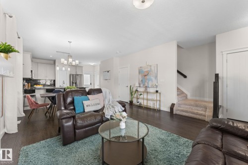 6689 Cardinal Road, Edmonton, AB 