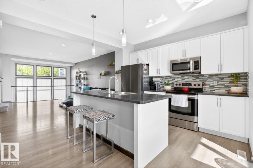 17575 59 Street, Edmonton, AB - Indoor Photo Showing Kitchen With Stainless Steel Kitchen With Upgraded Kitchen