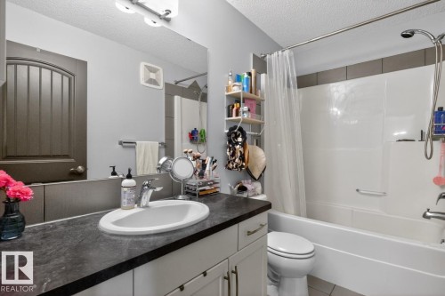 17575 59 Street, Edmonton, AB - Indoor Photo Showing Bathroom