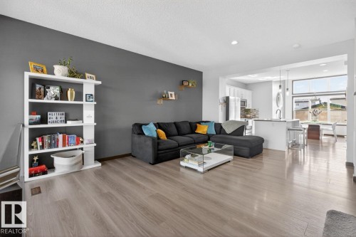 17575 59 Street, Edmonton, AB - Indoor Photo Showing Living Room