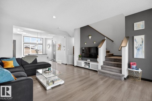 17575 59 Street, Edmonton, AB - Indoor Photo Showing Living Room