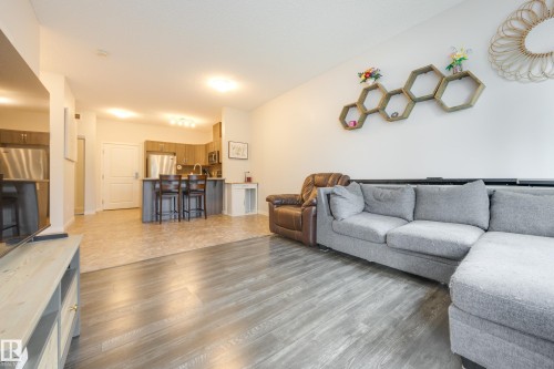 120 1820 Rutherford Road, Edmonton, AB - Indoor Photo Showing Living Room