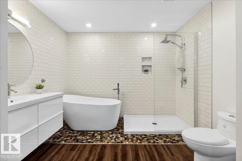 19016 92 Avenue, Edmonton, AB - Indoor Photo Showing Bathroom