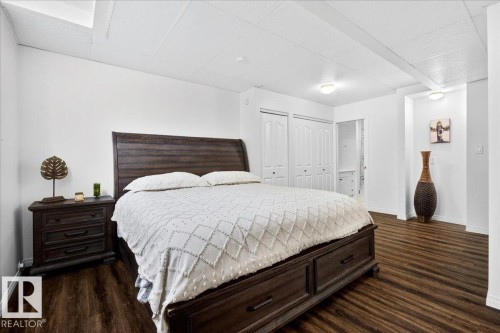 19016 92 Avenue, Edmonton, AB - Indoor Photo Showing Bedroom