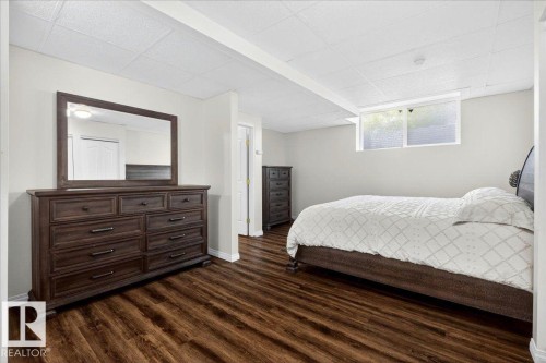 19016 92 Avenue, Edmonton, AB - Indoor Photo Showing Bedroom