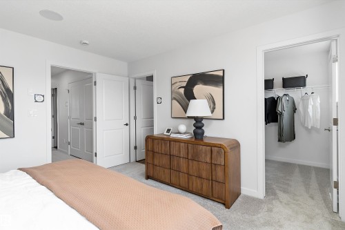 8907 Elves Loop Nw, Edmonton, AB - Indoor Photo Showing Bedroom