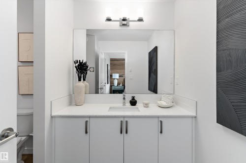 8907 Elves Loop Nw, Edmonton, AB - Indoor Photo Showing Bathroom