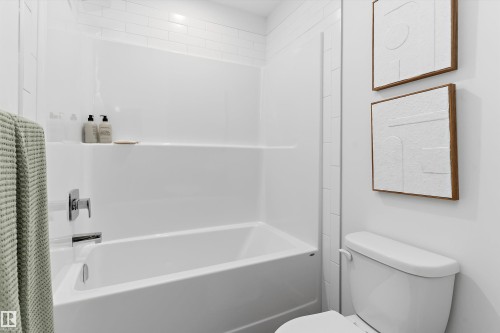 8907 Elves Loop Nw, Edmonton, AB - Indoor Photo Showing Bathroom