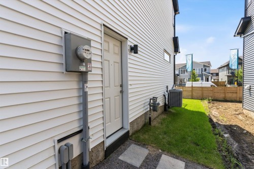 8907 Elves Loop Nw, Edmonton, AB - Outdoor With Exterior