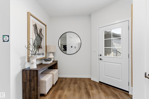 8907 Elves Loop Nw, Edmonton, AB - Indoor Photo Showing Other Room