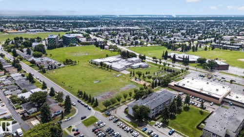 Expansive urban landscape featuring residential streets, green spaces, and a variety of institutional buildings - 7539 149A Avenue, Edmonton, AB 