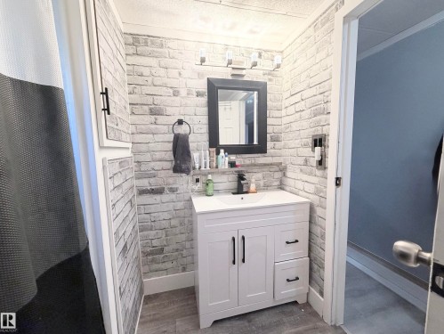 2 Round Road Nw, Edmonton, AB 