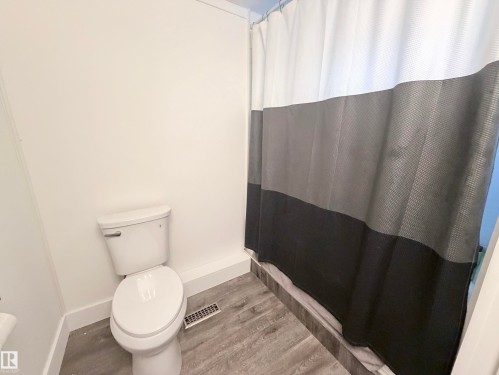 2 Round Road Nw, Edmonton, AB 