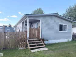 2 Round Road NW  Edmonton, AB T6P 1B3