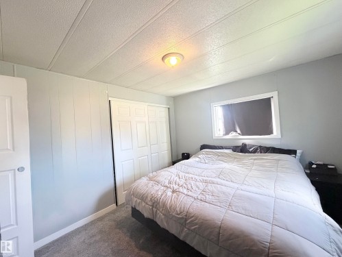 2 Round Road Nw, Edmonton, AB 