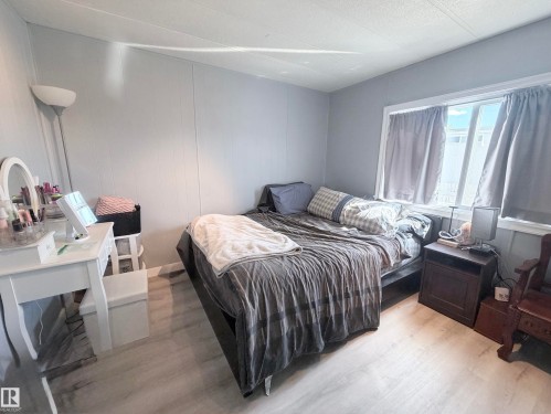 2nd bedroom - 2 Round Road Nw, Edmonton, AB 