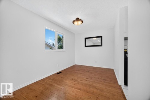 11327 165 Avenue, Edmonton, AB 