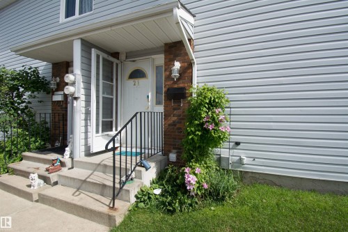 21 Amberly Court, Edmonton, AB 