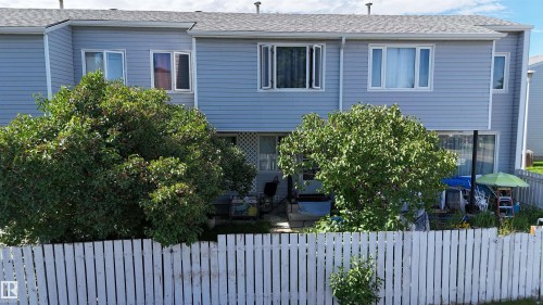 21 Amberly Court, Edmonton, AB 