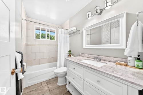 5408 47A Street, Wetaskiwin, AB - Indoor Photo Showing Bathroom