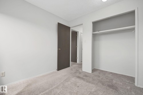 9516 173 Avenue, Edmonton, AB 