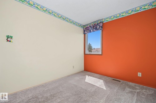 9516 173 Avenue, Edmonton, AB 
