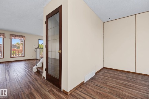9516 173 Avenue, Edmonton, AB 