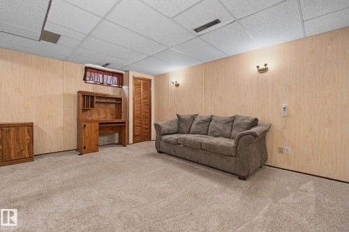 9516 173 Avenue, Edmonton, AB 