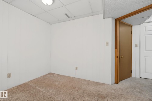 9516 173 Avenue, Edmonton, AB 