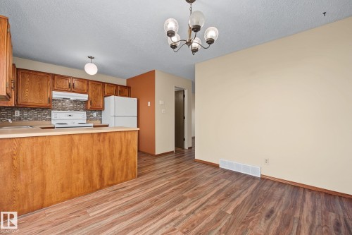 9516 173 Avenue, Edmonton, AB 