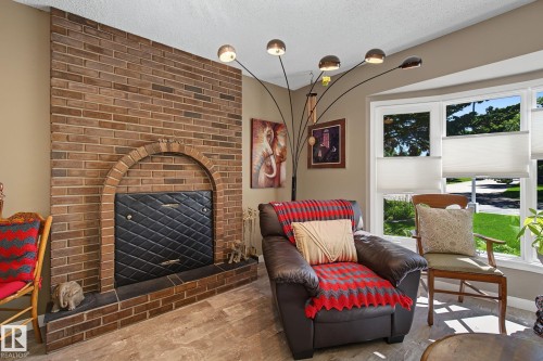 3212 73 Street, Edmonton, AB 