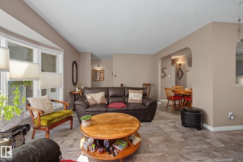 3212 73 Street, Edmonton, AB 