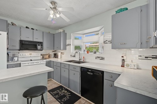 3212 73 Street, Edmonton, AB 