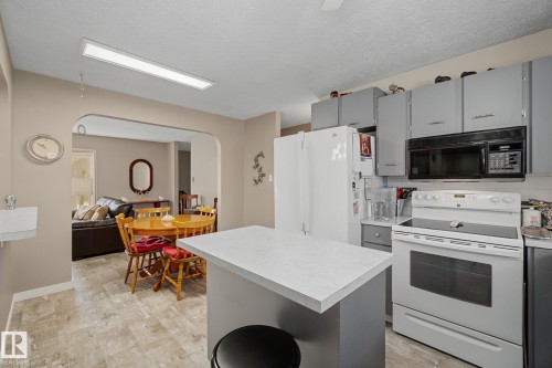 3212 73 Street, Edmonton, AB 