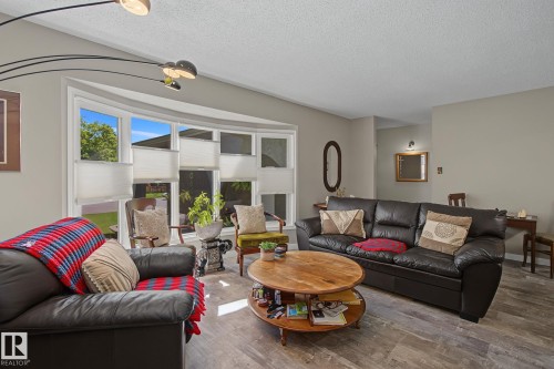 3212 73 Street, Edmonton, AB 