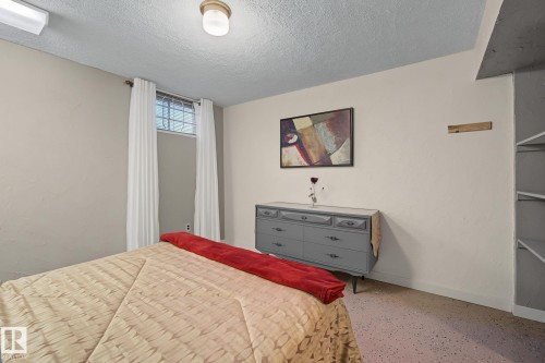 3212 73 Street, Edmonton, AB 