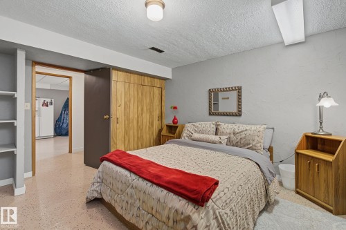 3212 73 Street, Edmonton, AB 