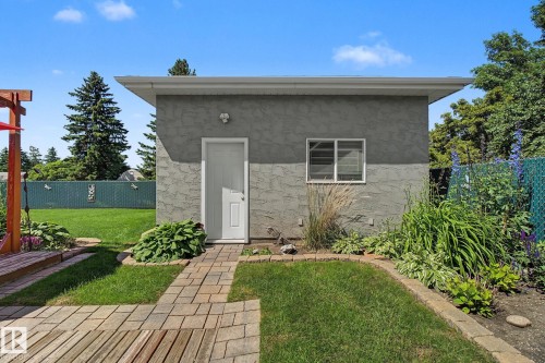 3212 73 Street, Edmonton, AB 