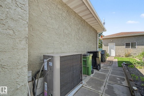 3212 73 Street, Edmonton, AB 