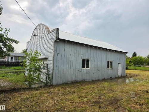 5007 51 Avenue, Newbrook, AB 