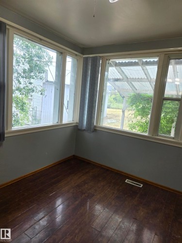 5007 51 Avenue, Newbrook, AB 
