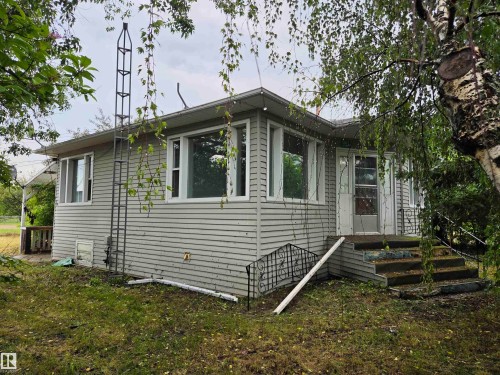 5007 51 Avenue, Newbrook, AB 