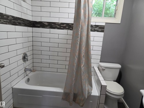 5007 51 Avenue, Newbrook, AB 
