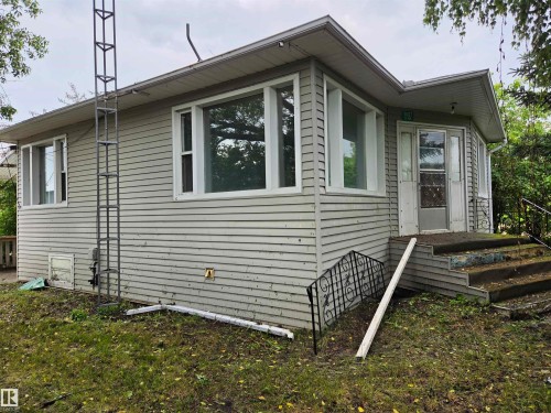 5007 51 Avenue, Newbrook, AB 