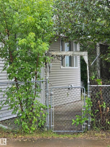 5007 51 Avenue, Newbrook, AB 