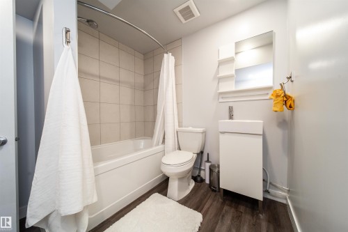 8916 217 Street, Edmonton, AB 