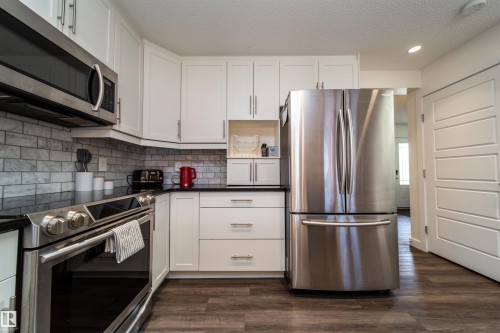 8916 217 Street, Edmonton, AB 