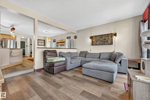 14 Birchglen Crescent, Leduc, AB 